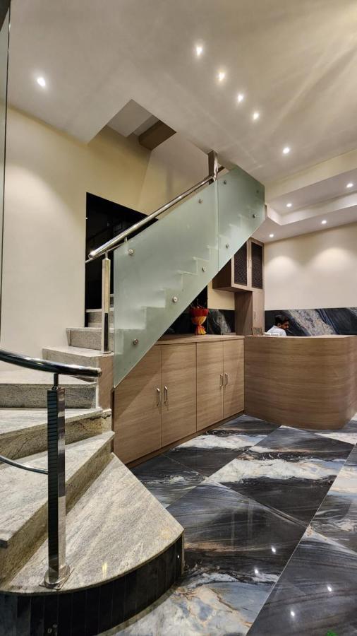 Peace International Hotel Mumbai Exterior photo
